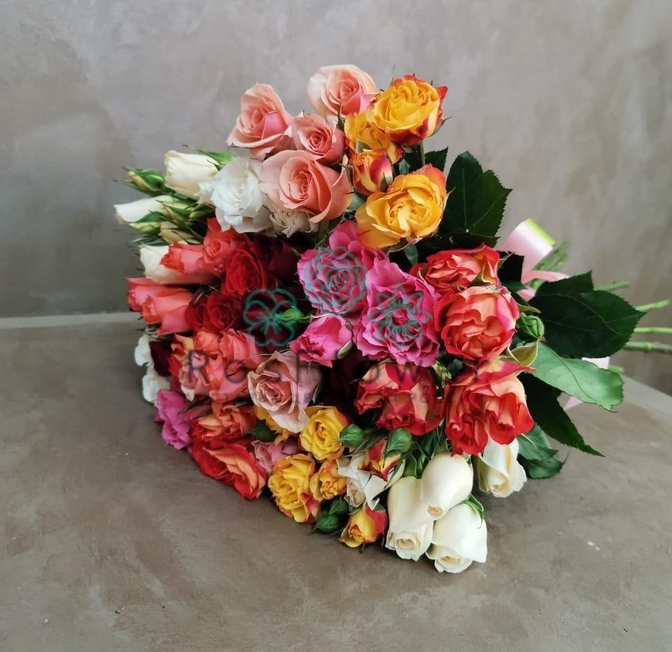 Букет цветов из: Розы в Уни