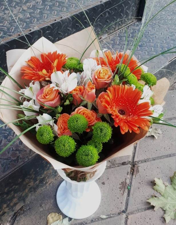Букет цветов из: Герберы, Хризантемы, Альстромерии и Розы в Уни