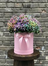 Цветочная композиция из Гипсофила и Розы в шляпной коробке в Уни