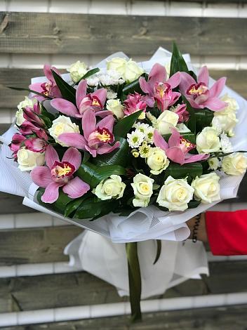 Букет цветов из: Розы и Хризантемы в Уни