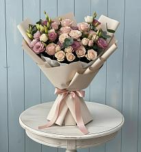 Букет цветов из:  Розы и Лизиантусы в Уни