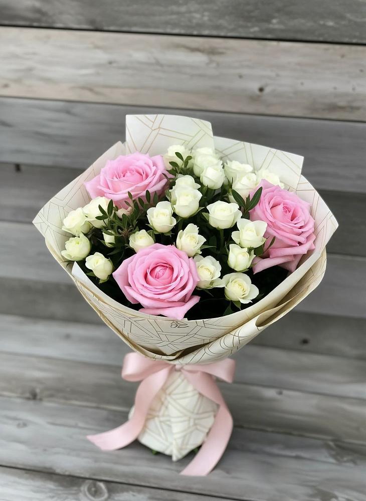 Букет цветов из: Розы в Уни