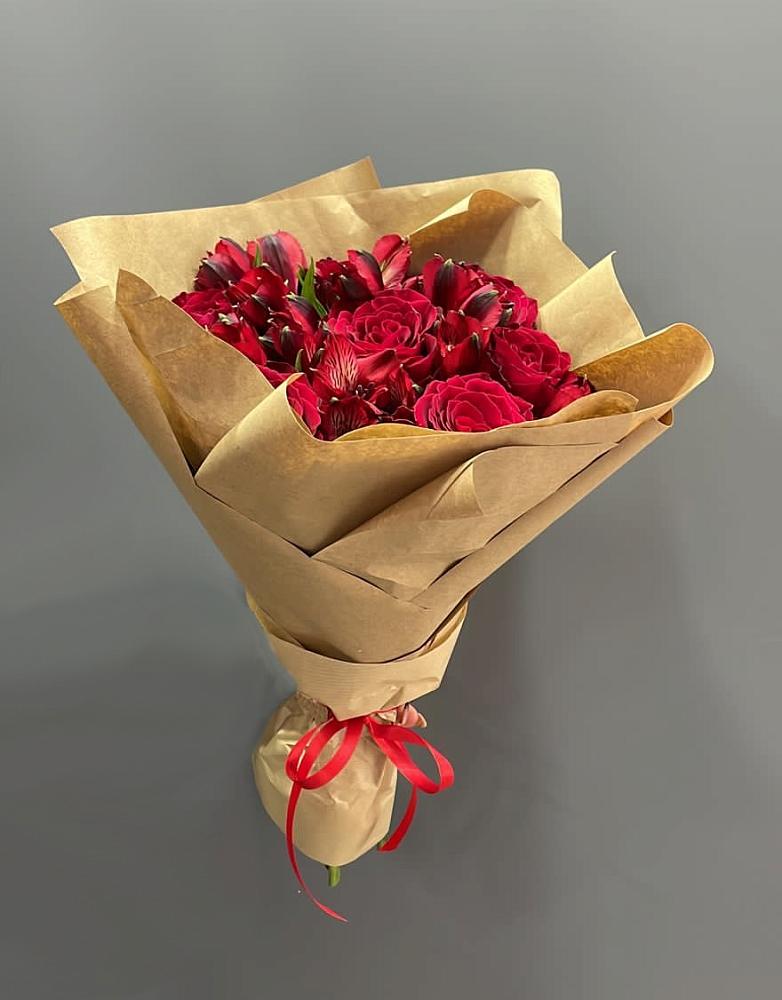 Букет цветов из: Альстромерии и Розы в Уни