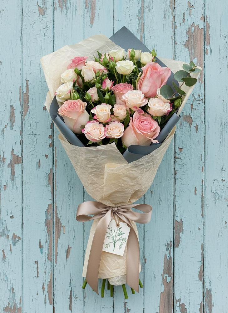 Букет цветов из: Розы в Уни