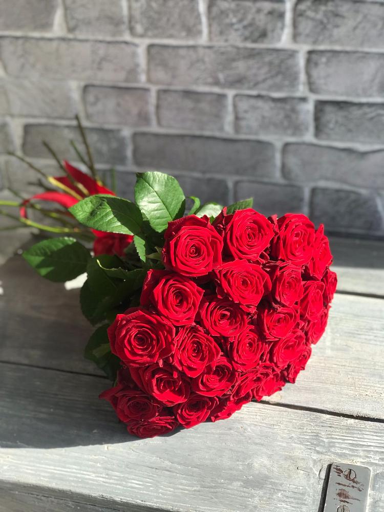 Букет Красные розы Фридом в Уни