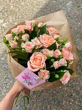 Букет цветов из:  Розы #REPLACE_PRED# Уни