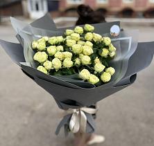 Букет Белые кустовые розы Солинеро в Уни
