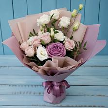 Букет цветов из:  Розы и Лизиантусы в Уни