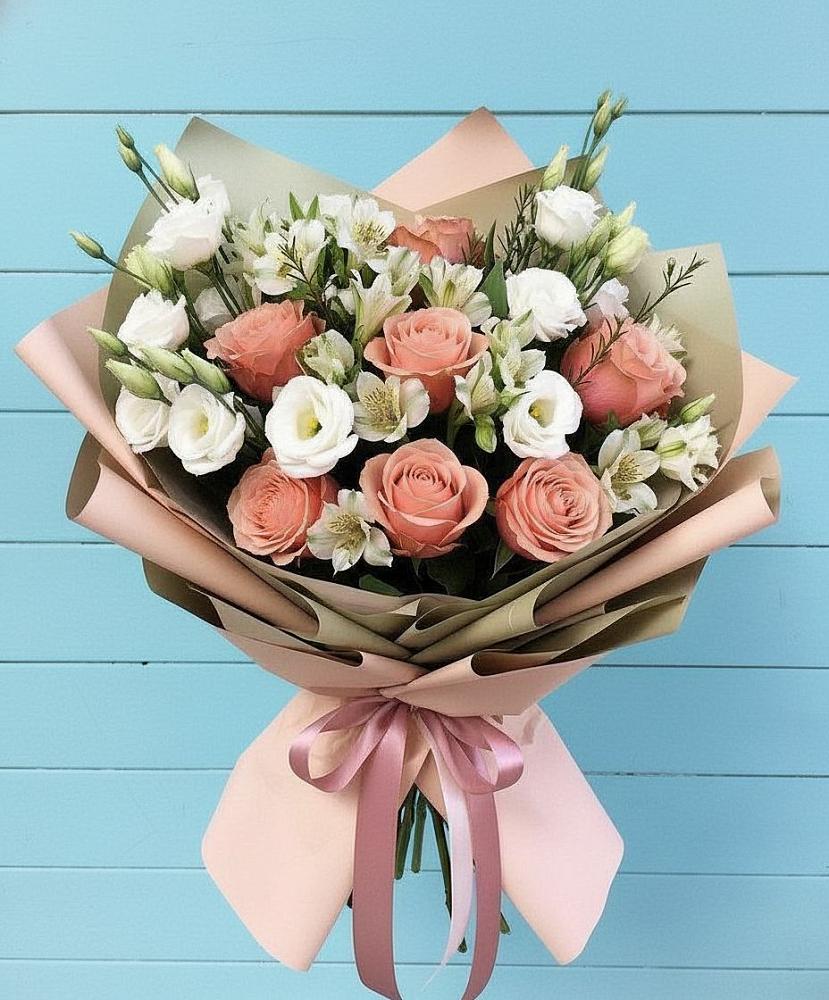 Букет цветов из: Розы, Альстромерии и Лизиантусы в Уни