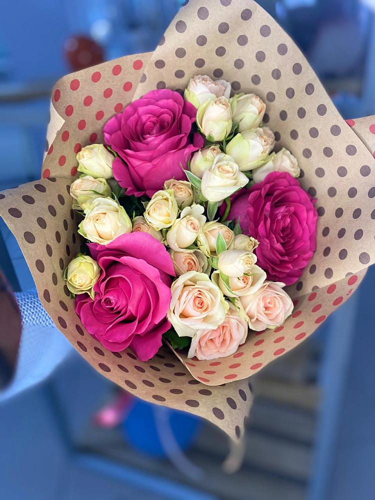 Букет цветов из: Розы в Уни