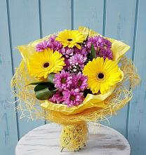Букет цветов из:  Хризантемы и Герберы в Уни