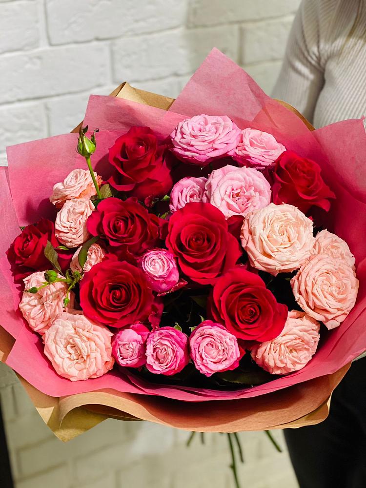 Букет цветов из: Розы в Уни