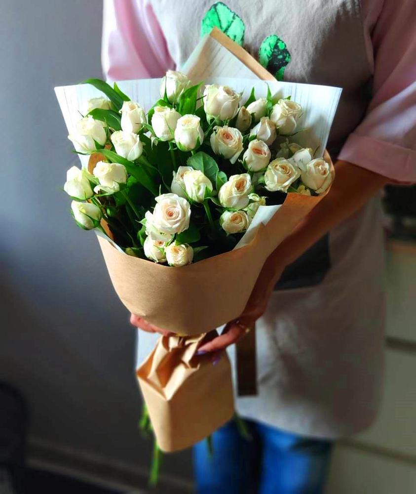 Букет цветов из: Розы в Уни