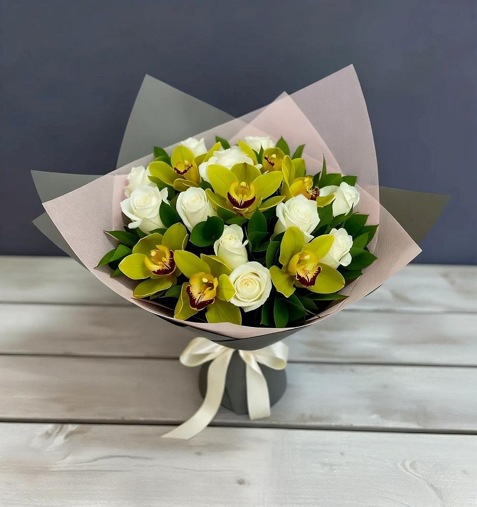 Букет цветов из: Орхидеи и Розы в Уни