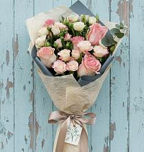 Букет цветов из:  Розы в Уни