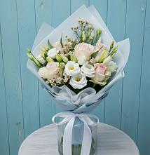 Букет цветов из:  Розы и Лизиантусы в Уни