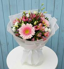 Букет цветов из:  Герберы, Альстромерии и Лизиантусы в Уни