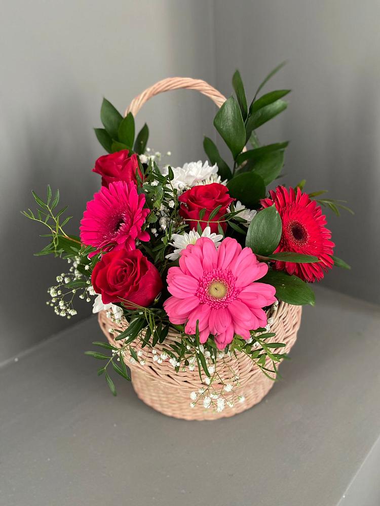 Цветочная композиция из Розы, Хризантемы и Герберы в корзине в Уни