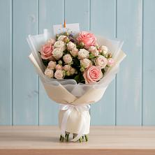 Букет цветов из:  Розы в Уни