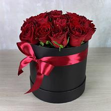 Цветочная композиция из Розы в шляпной коробке в Уни