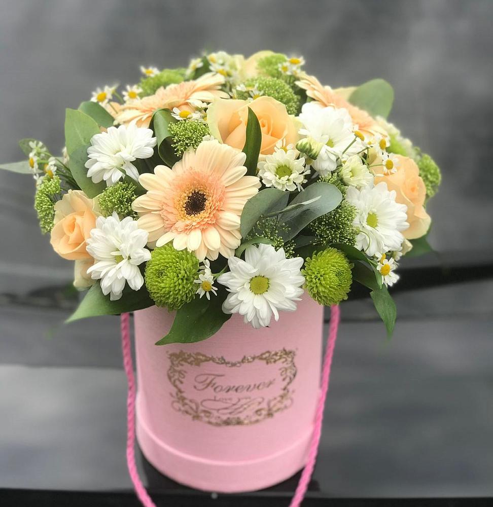 Цветочная композиция из Розы, Герберы и Хризантемы в шляпной коробке в Уни