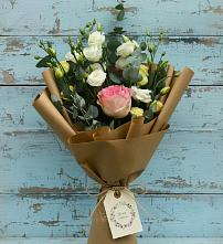Букет цветов из:  Розы и Лизиантусы в Уни