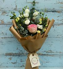 Букет цветов из:  Розы и Лизиантусы в Уни