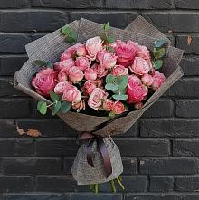 Букет цветов из:  Розы в Уни