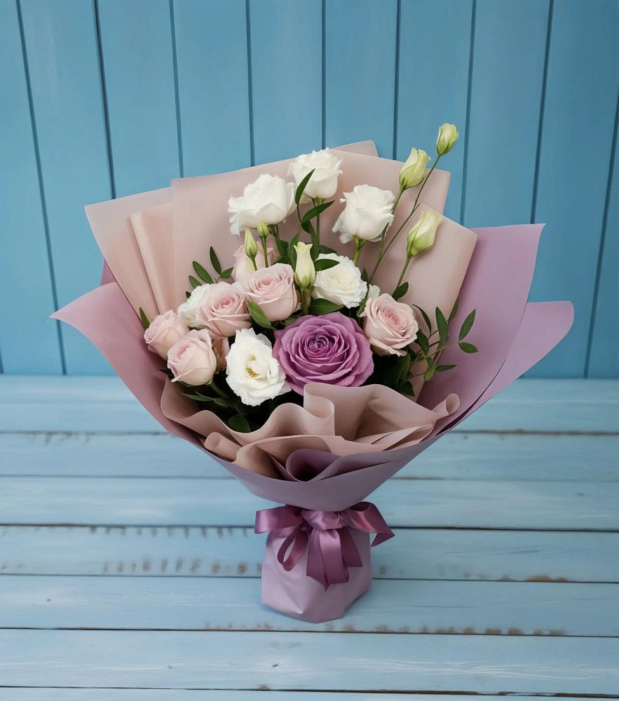 Букет цветов из: Розы и Лизиантусы в Уни